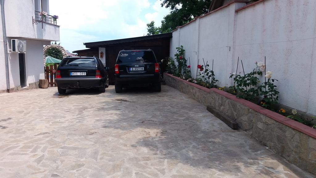 Villa Lucy Warna Exterior foto
